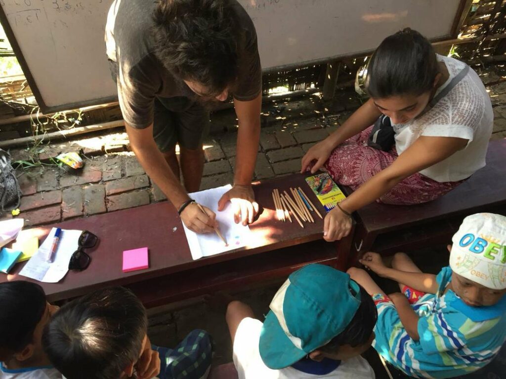Voluntariado em aulas de inglês no Myanmar