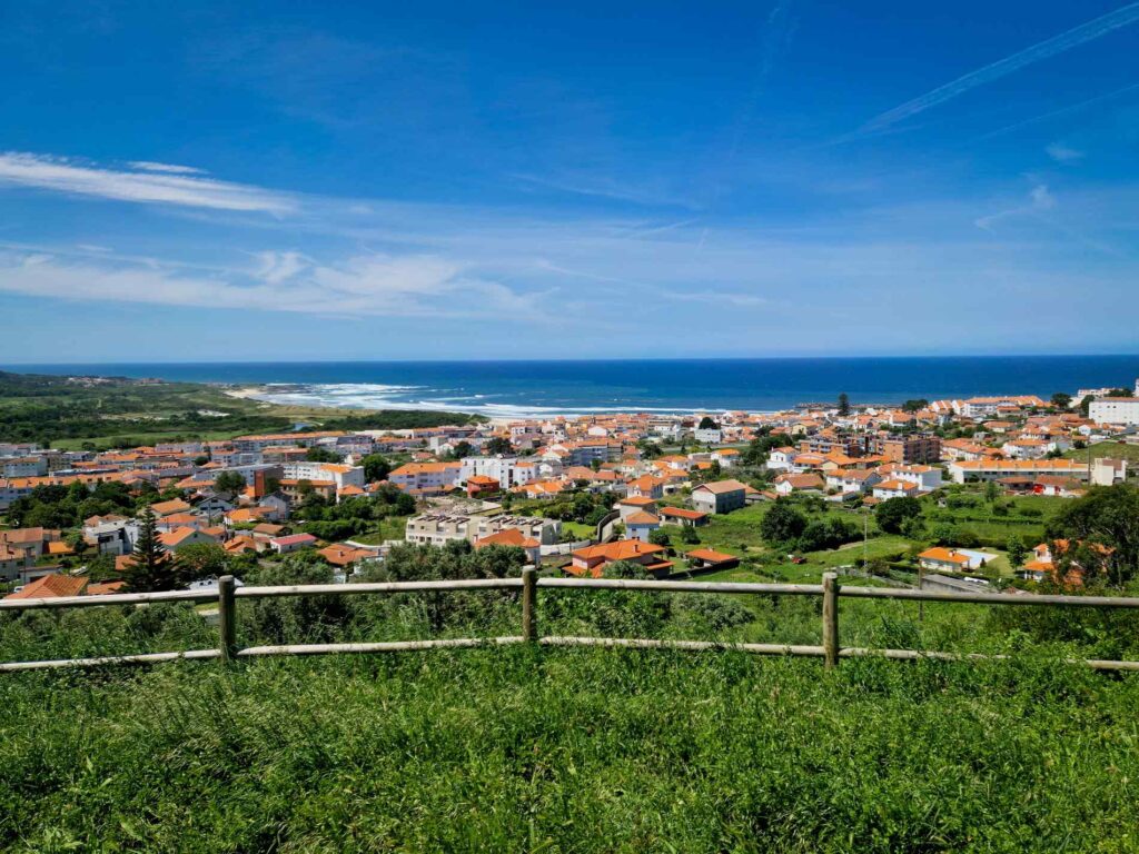 Miradouro do Calvário com vista para o mar e sobre Vila Praia de Âncora