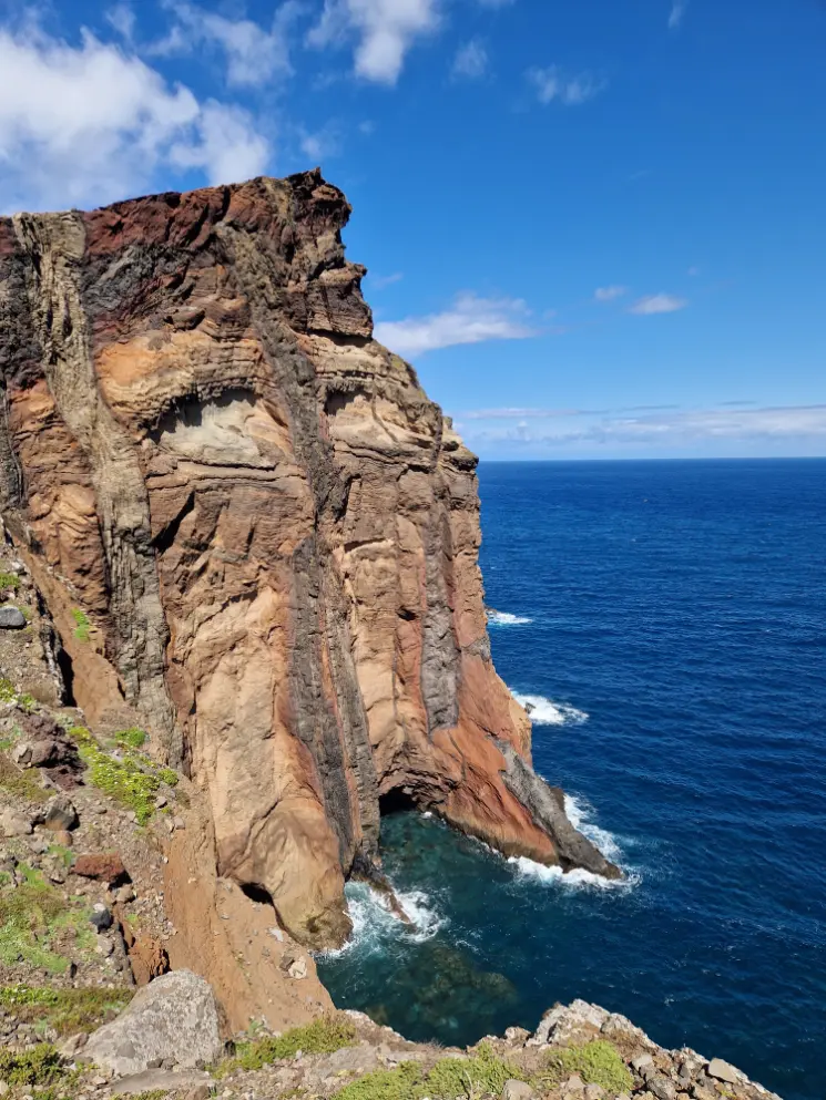 Escarpas soalheiras na Ponta de São Lourenço, na Madeira