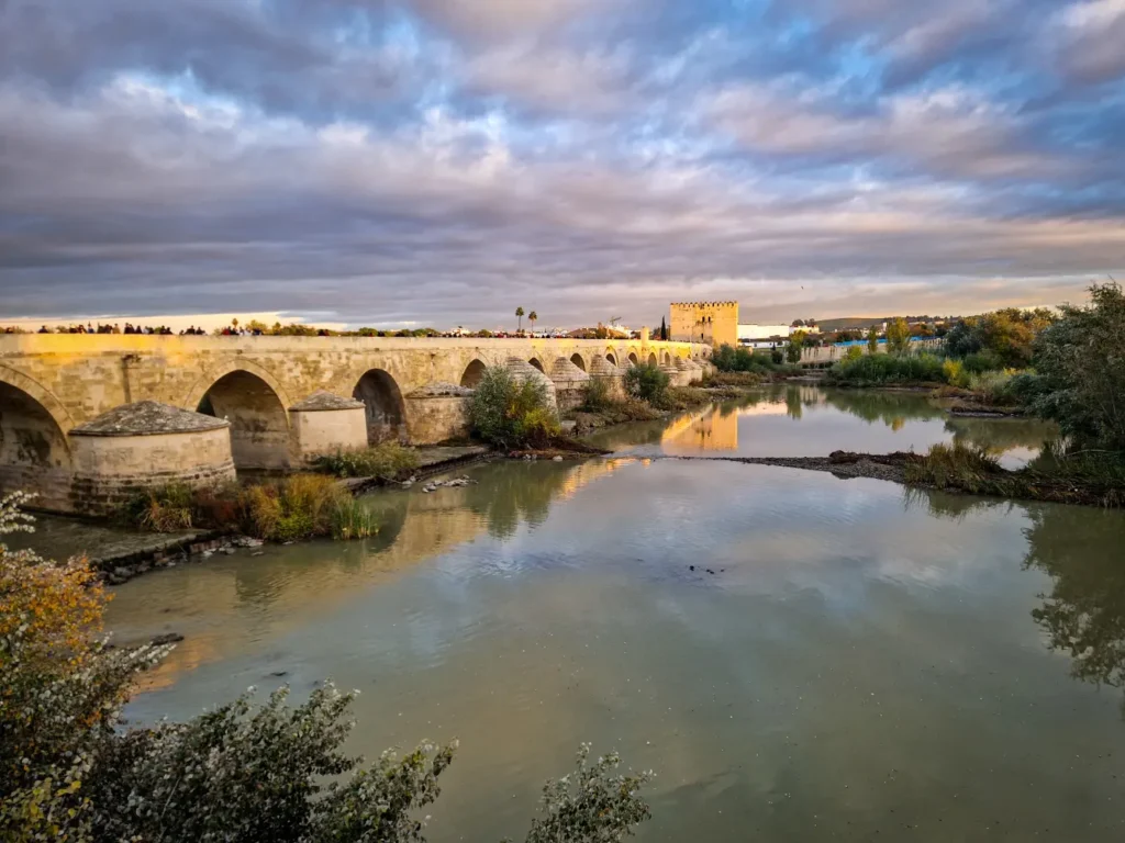 Ponte Romana de Córdova sobre o Rio Guadalquivir